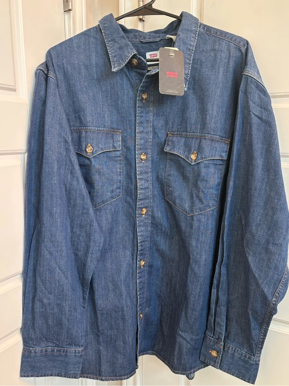 Levi’s NWT Size XL Relaxed Fit Dark Wash Western Shirt - Picture 3 of 7